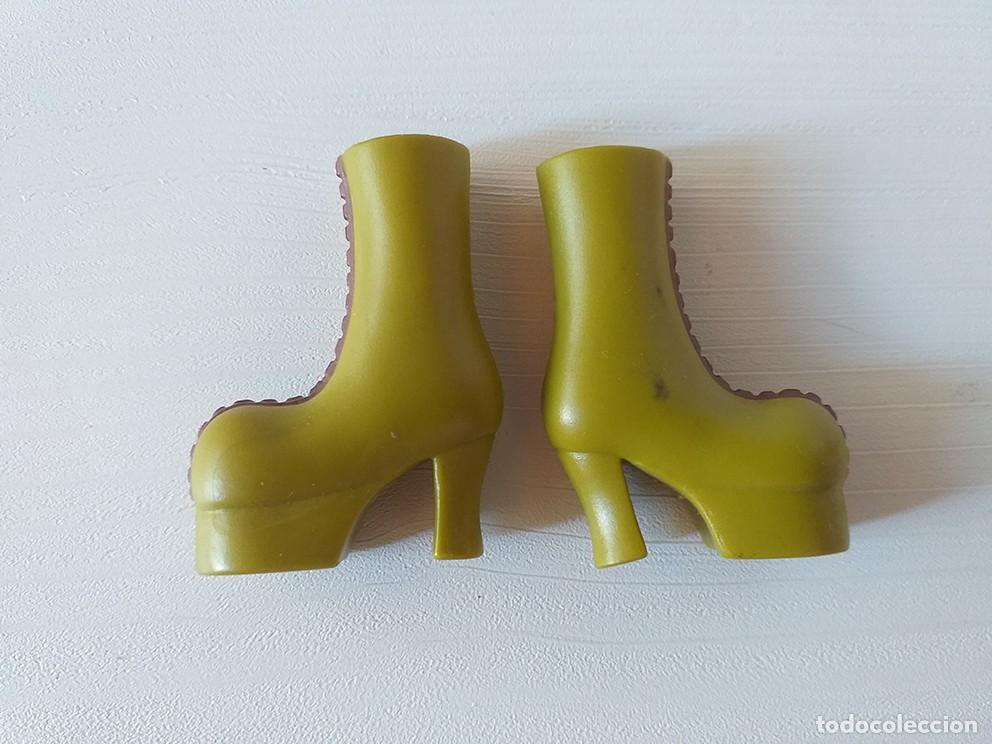 Mu&ntilde;ecas modernas: Botas color verde de la mu&ntilde;eca Bratz, brazt