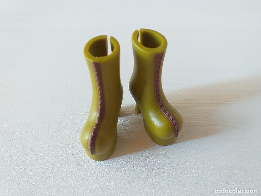 Mu&ntilde;ecas modernas: Botas color verde de la mu&ntilde;eca Bratz, brazt - Foto 2