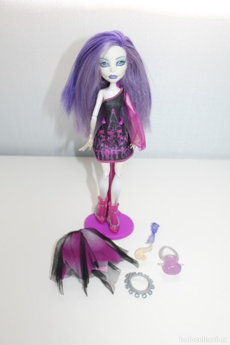Mu&ntilde;ecas modernas: MU&Ntilde;ECA MONSTER HIGH SPECTRA - MATTEL 2011 - Foto 1