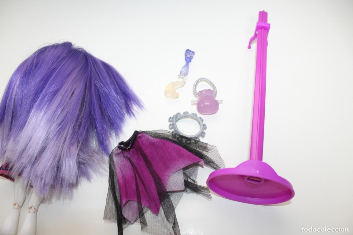 Mu&ntilde;ecas modernas: MU&Ntilde;ECA MONSTER HIGH SPECTRA - MATTEL 2011 - Foto 4