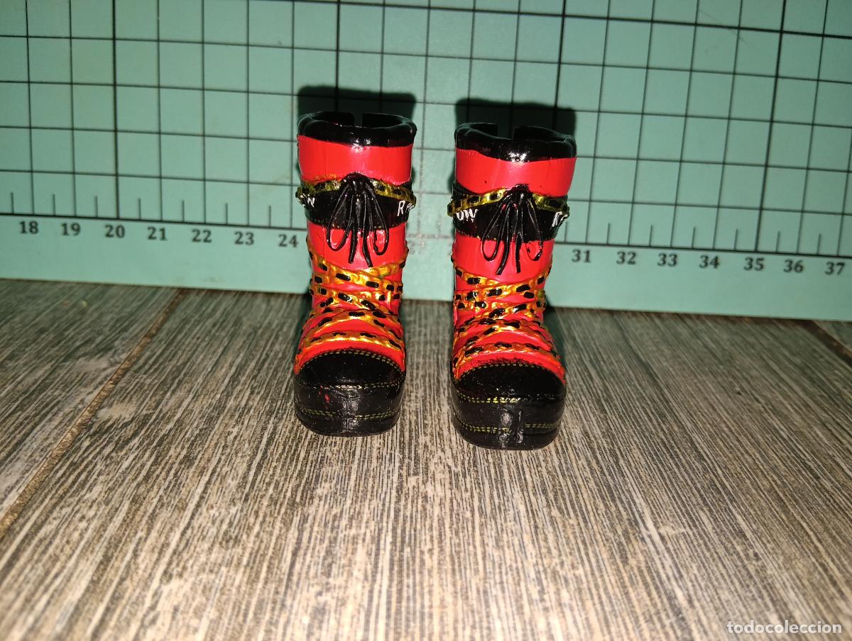 Mu&ntilde;ecas modernas: Zapatos botas de mu&ntilde;eca Rainbow high - Foto 2