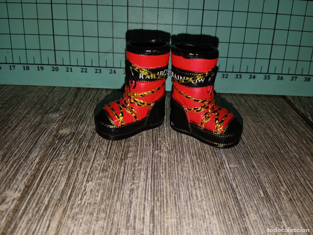 Mu&ntilde;ecas modernas: Zapatos botas de mu&ntilde;eca Rainbow high - Foto 1