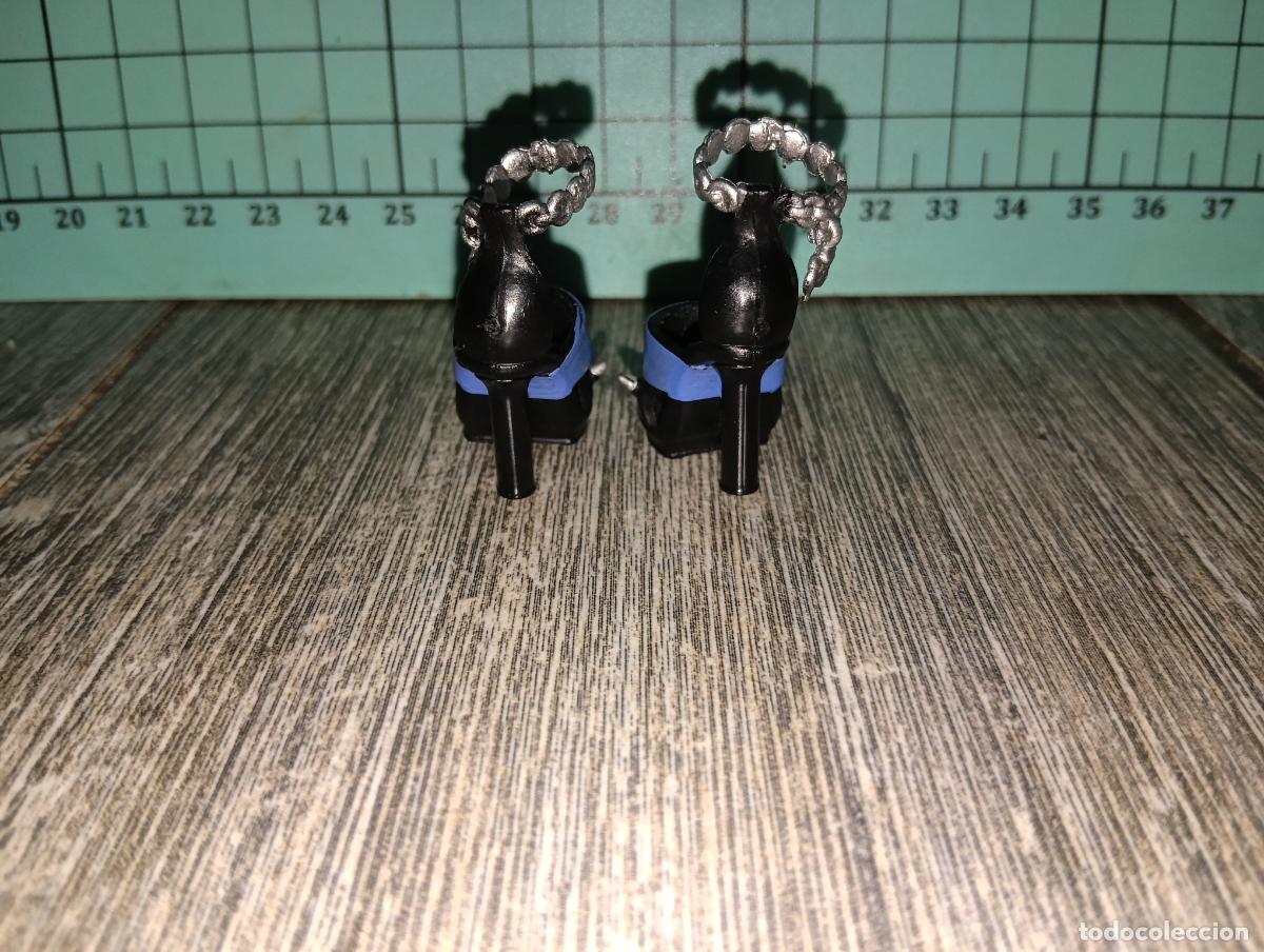 Mu&ntilde;ecas modernas: Zapatos de mu&ntilde;eca Rainbow high - Foto 2