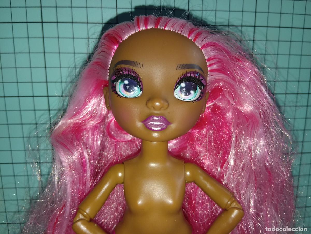 Mu&ntilde;ecas modernas: Mu&ntilde;eca Rainbow high Daria Roselyn