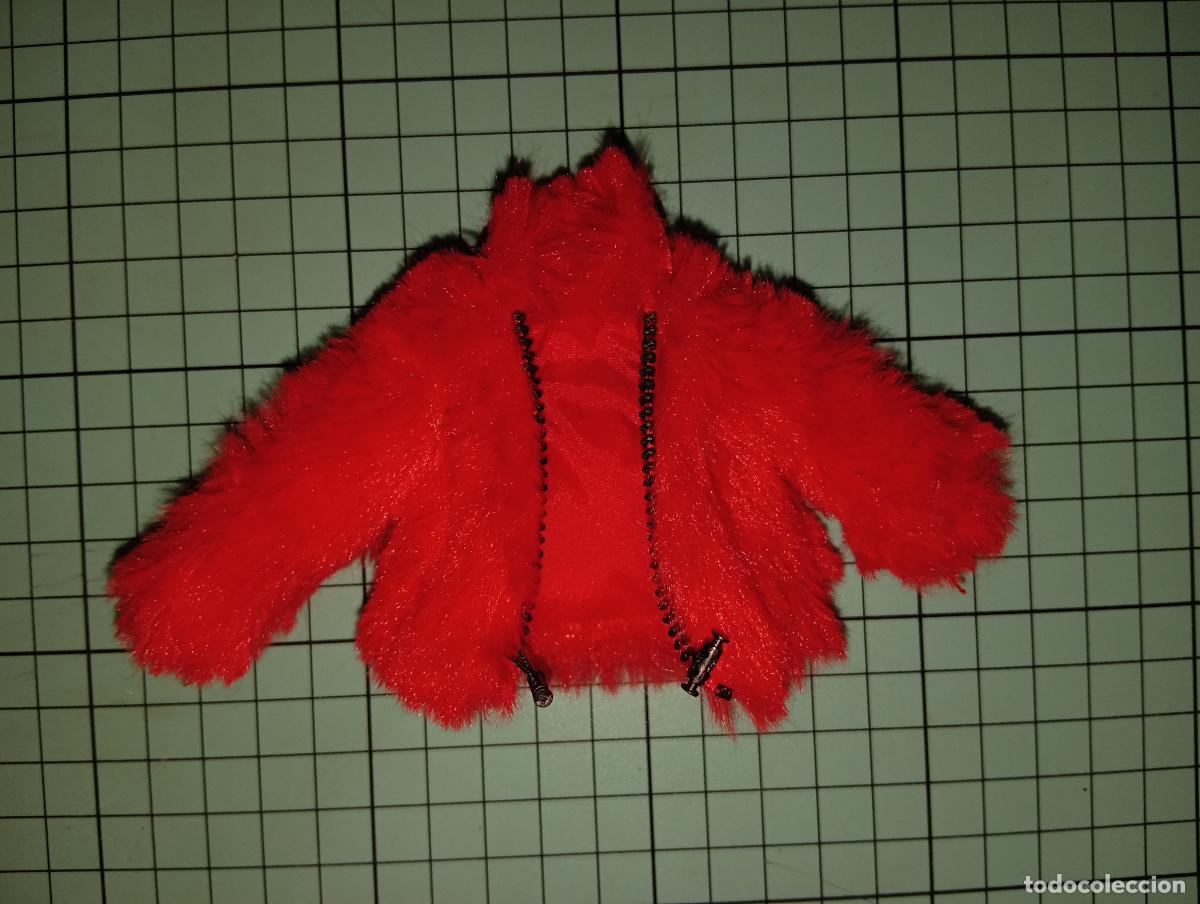 Mu&ntilde;ecas modernas: Chaqueta de mu&ntilde;eca Rainbow high