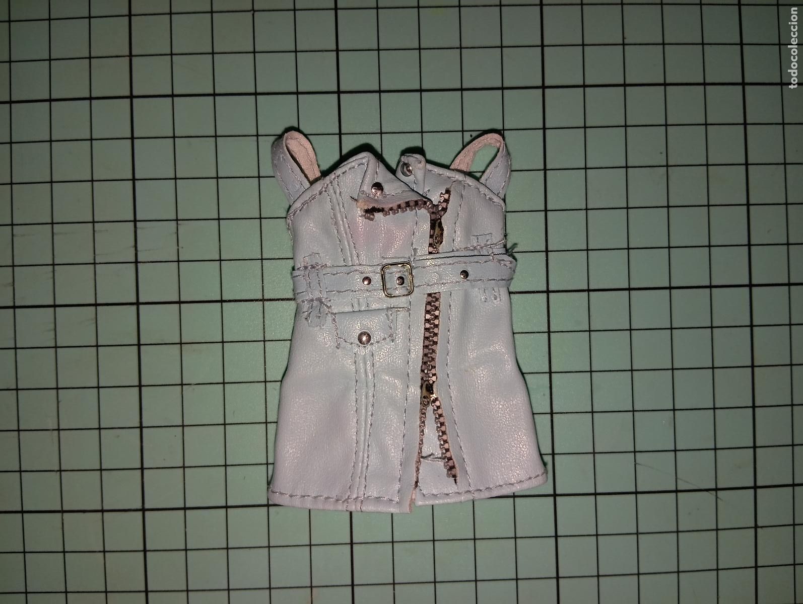Mu&ntilde;ecas modernas: Vestido de mu&ntilde;eca Rainbow high
