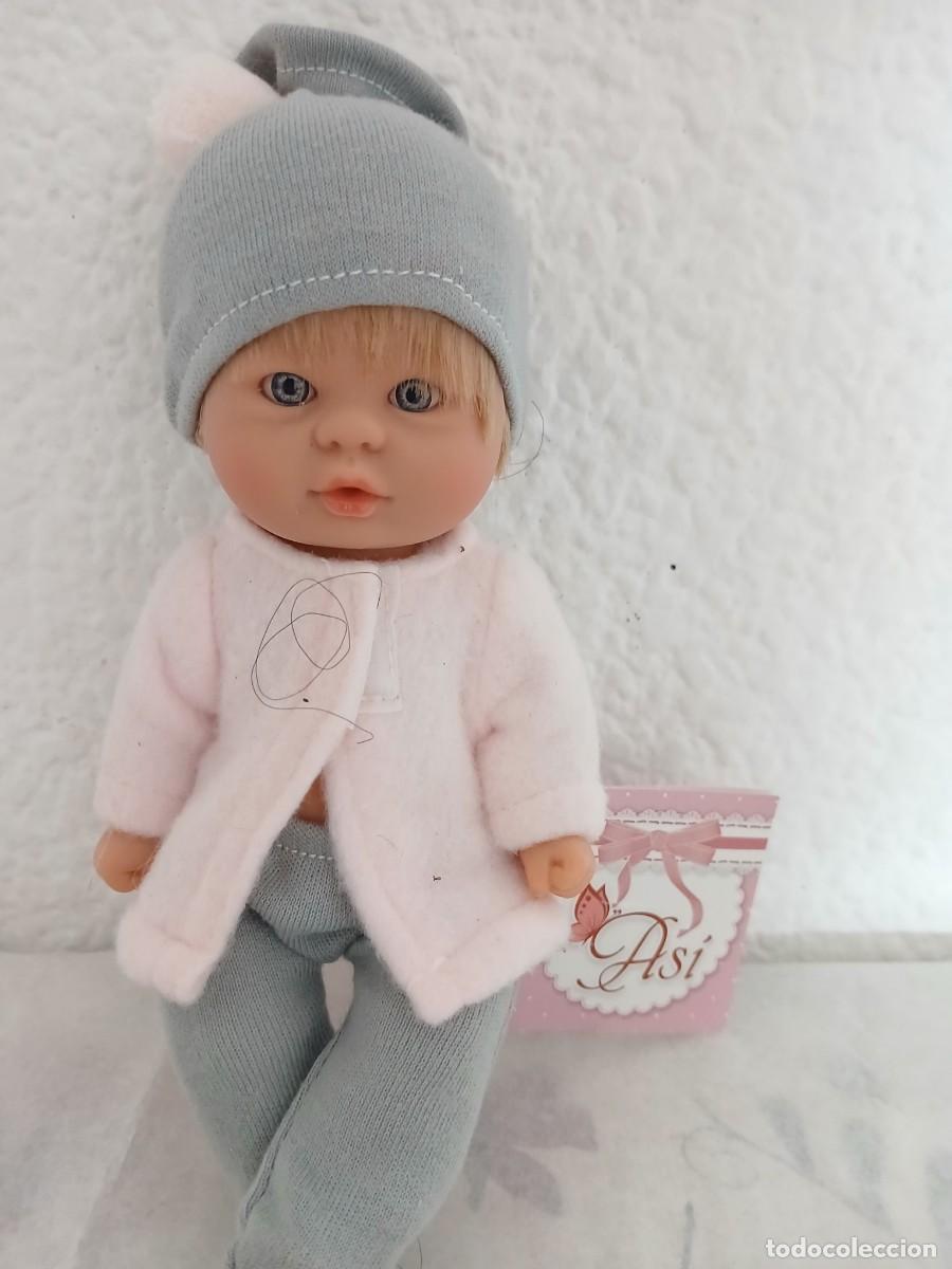 Mu&ntilde;ecas modernas: Bebe marca Asins, Nuevo en su caja. 15cm