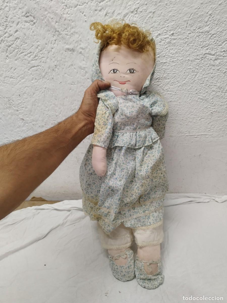 Mu&ntilde;ecas modernas: Antigua gran mu&ntilde;eca de trapo. - Foto 2