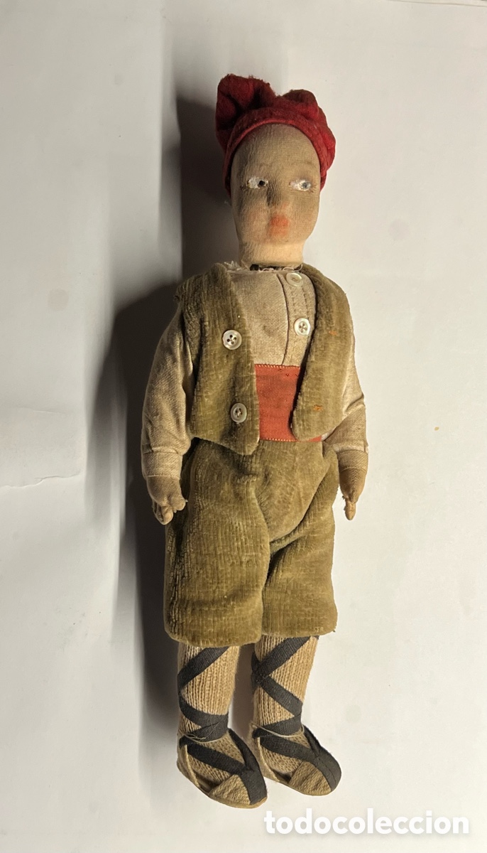 Mu&ntilde;ecas modernas: MU&Ntilde;ECO CATAL&Aacute;N. Nino amb Barretina,Traje t&iacute;pic y espardenyes. Traje tipic Catal&agrave; (fins. Segle XIX)