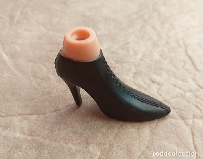 Mu&ntilde;ecas modernas: Zapato para mu&ntilde;eca Bratz, bota, bot&iacute;n negro