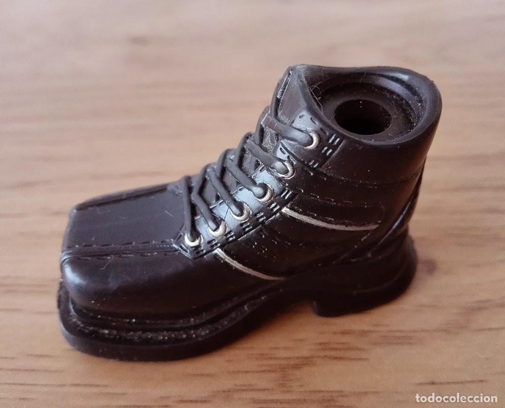 Mu&ntilde;ecas modernas: Zapato negro para mu&ntilde;ecos Bratz boy, bota, bot&iacute;n