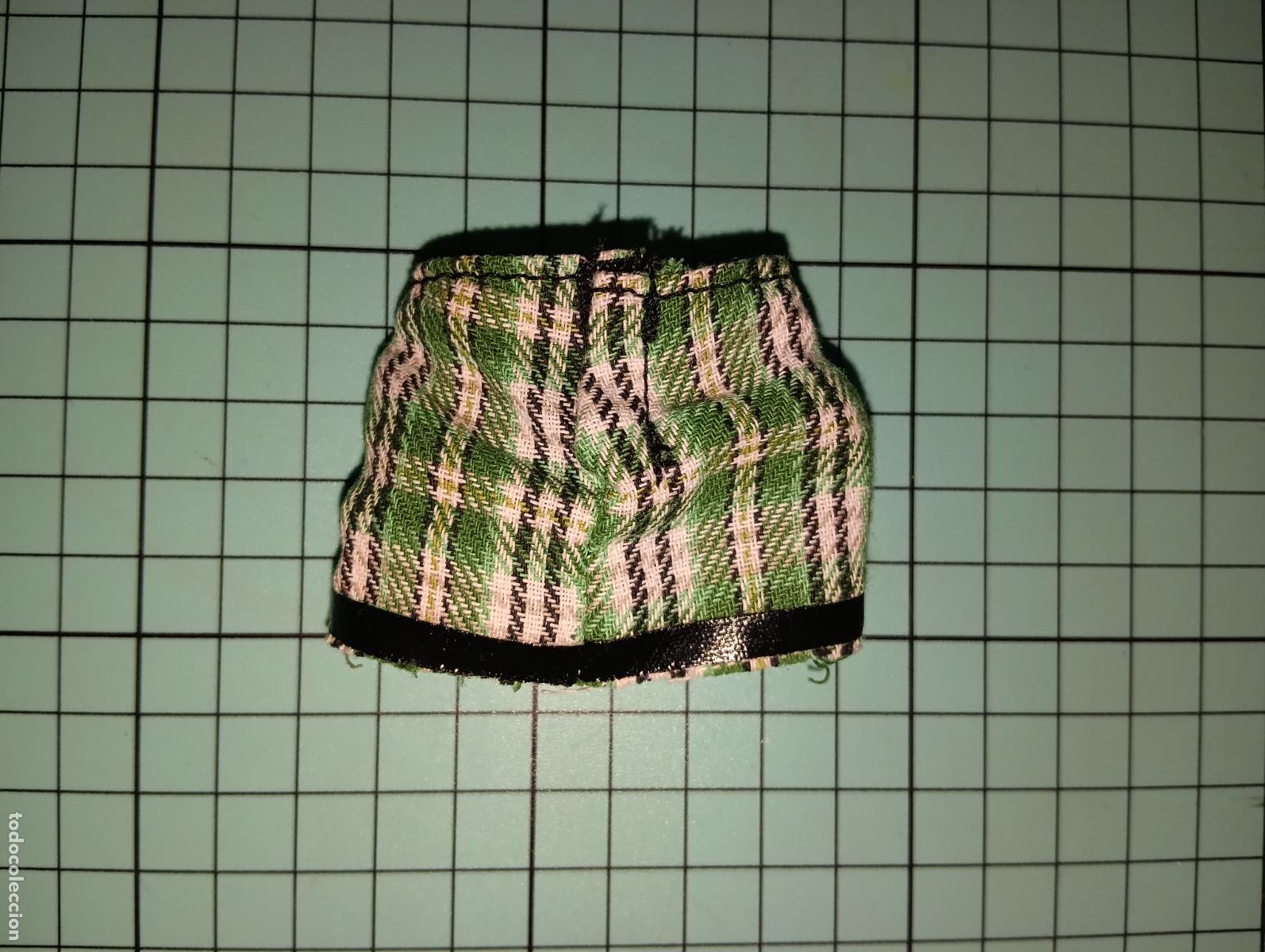 Mu&ntilde;ecas modernas: Falda de mu&ntilde;eca Rainbow high - Foto 2