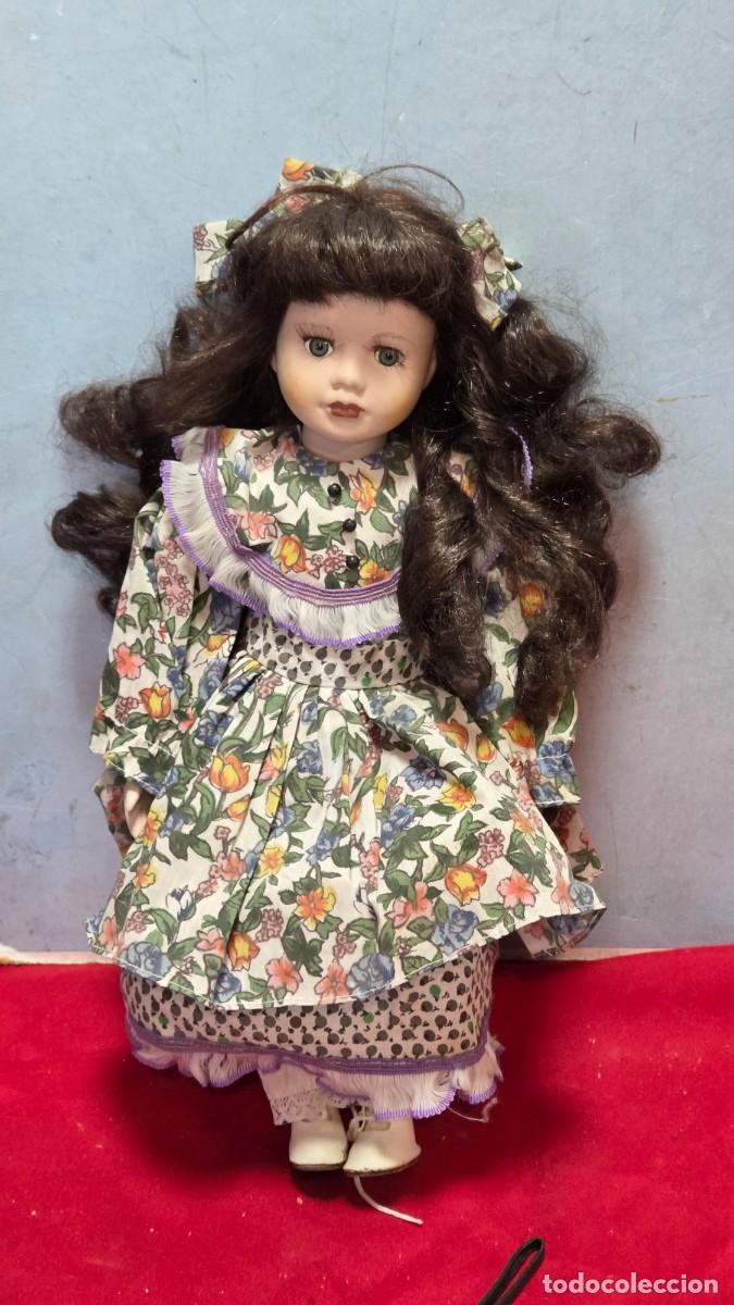 Mu&ntilde;ecas modernas: mu&ntilde;eca de coleccion de porcelana
