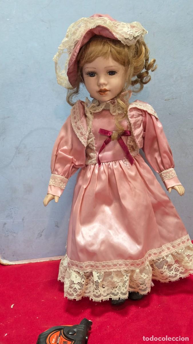 Mu&ntilde;ecas modernas: mu&ntilde;eca de coleccion de porcelana
