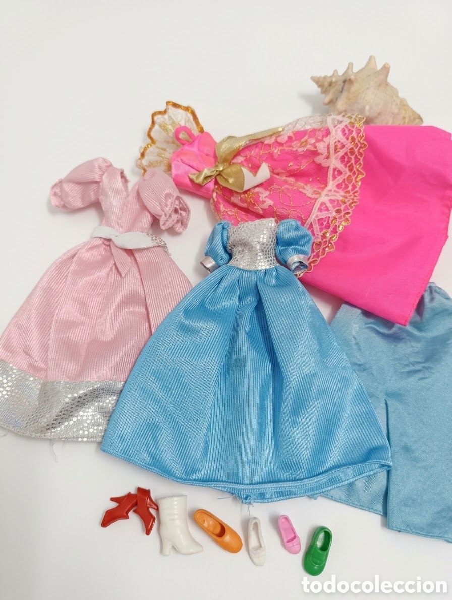 Mu&ntilde;ecas modernas: Lote de Ropa y Zapatos para Mu&ntilde;eca Barbie o similares (A&ntilde;os 80-90)