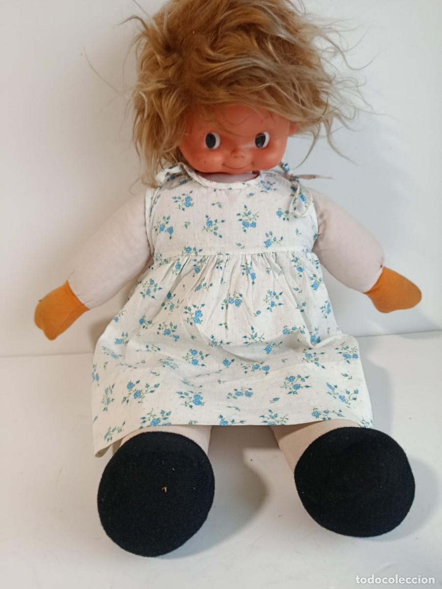 Mu&ntilde;ecas modernas: MU&Ntilde;ECA VINTAGE CON CUERPO DE TRAPO. CARA GRACIOSA