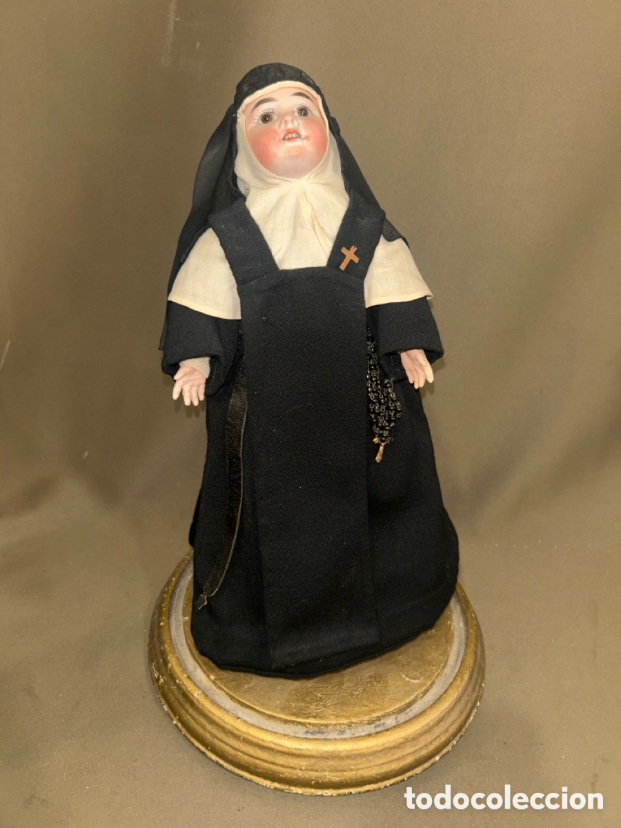 Modern Dolls: ANTIGUA MU&Ntilde;ECA DE PORCELANA CON H&Aacute;BITO DE MONJA ARTICULADA EN PEANA *VER FOTOS*
