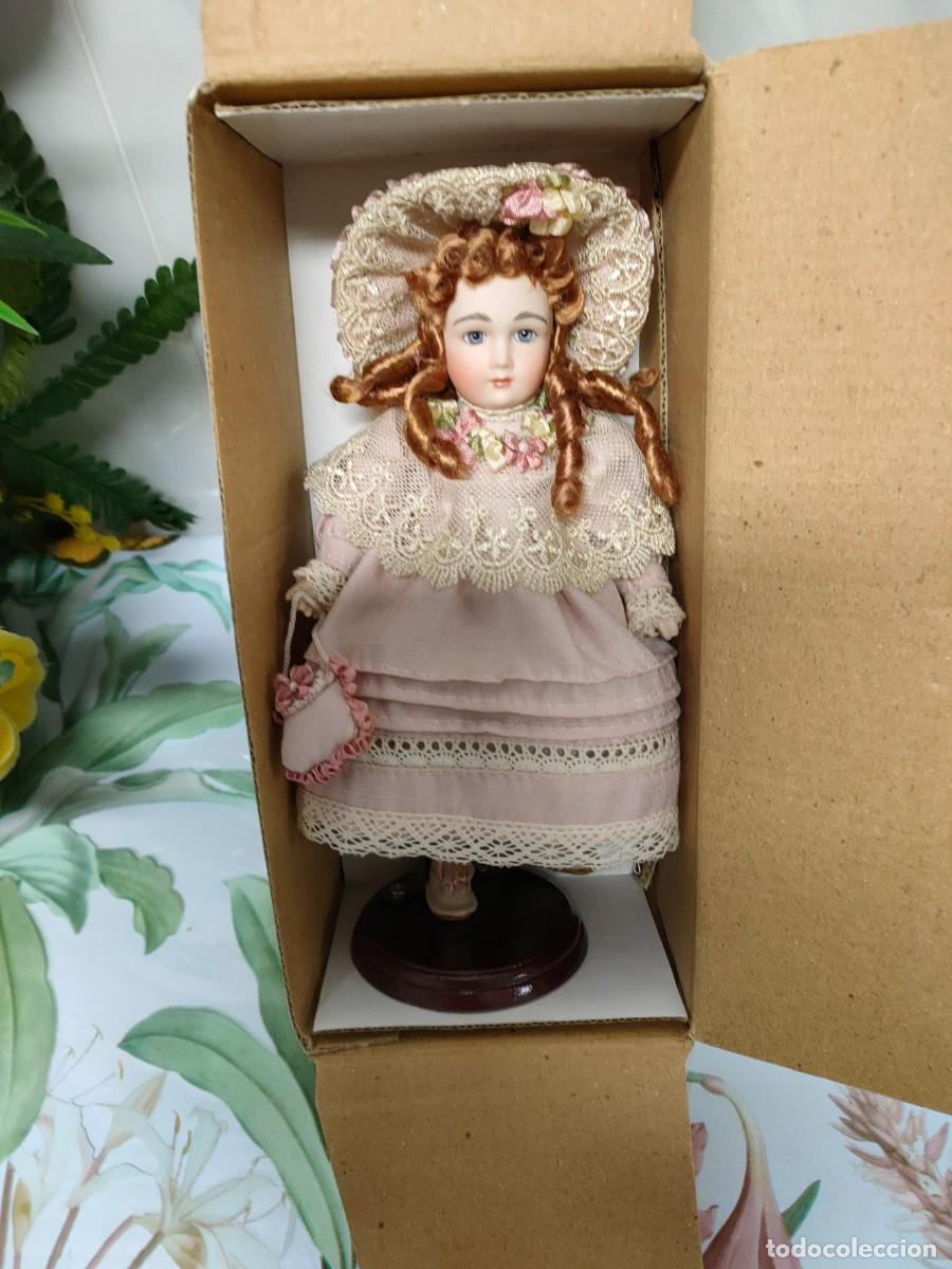 Bonecas Modernas: MU&Ntilde;ECA PORCELANA DE COLECCI&Oacute;N. 22 CM. M&Aacute;S REGALOS GRATIS
