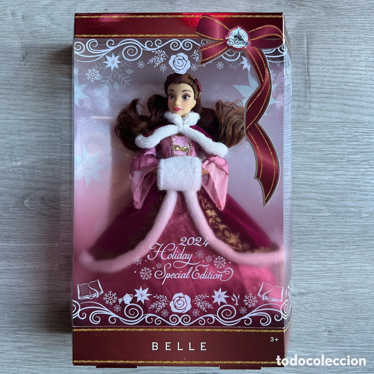 Mu&ntilde;ecas modernas: Mu&ntilde;eca edici&oacute;n especial Navidad 2024 Bella, La Bella y la Bestia, Disney Store.