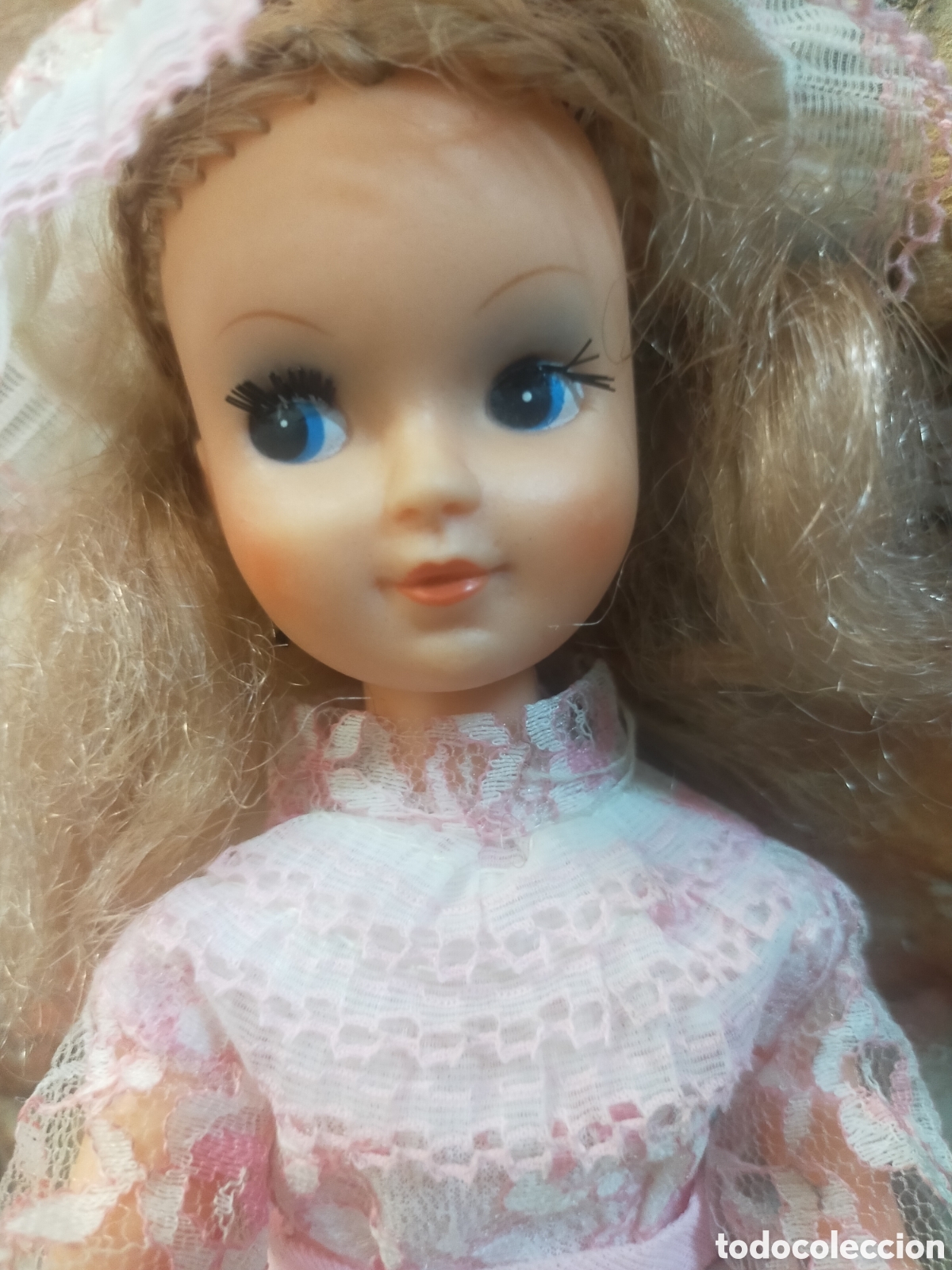 Mu&ntilde;ecas modernas: Mu&ntilde;eca Fleur parecida a Sindy - Foto 2