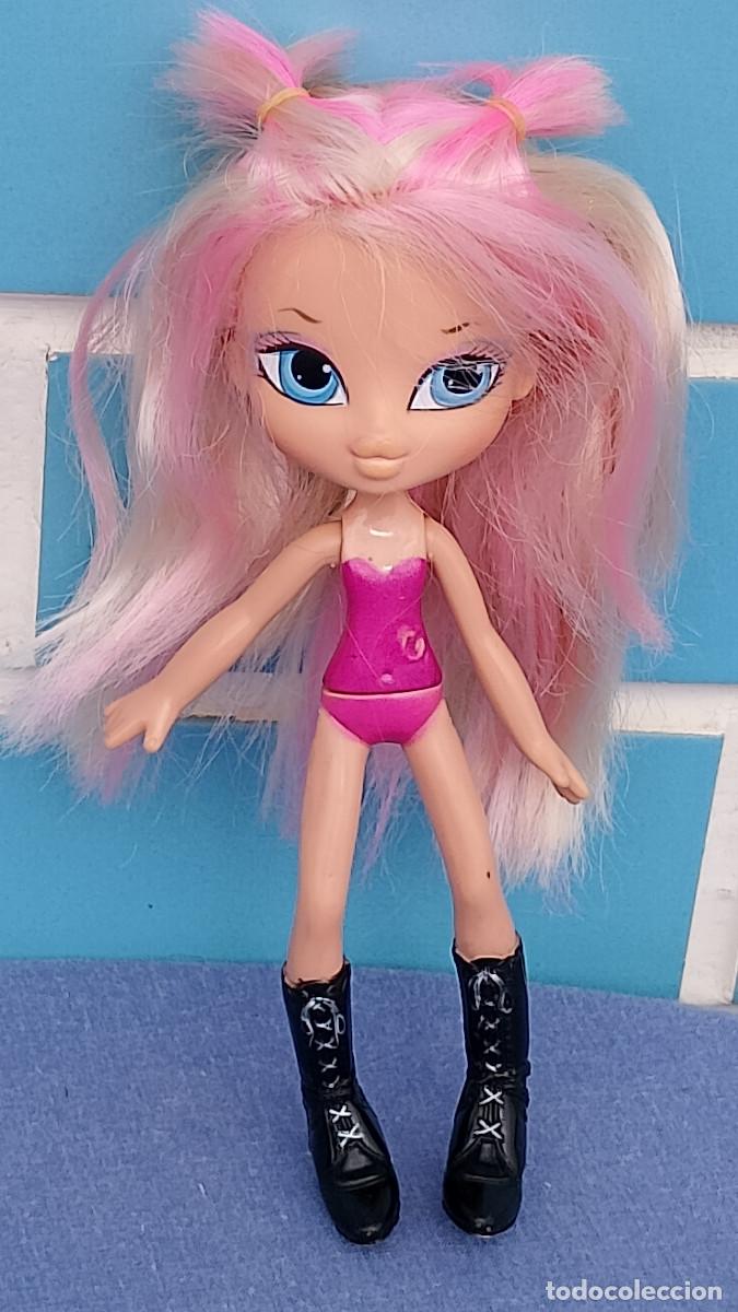 Moderne Puppen: Antigua mu&ntilde;eca Bratz Kidz Cloe Concert de MGA, de 17 cm