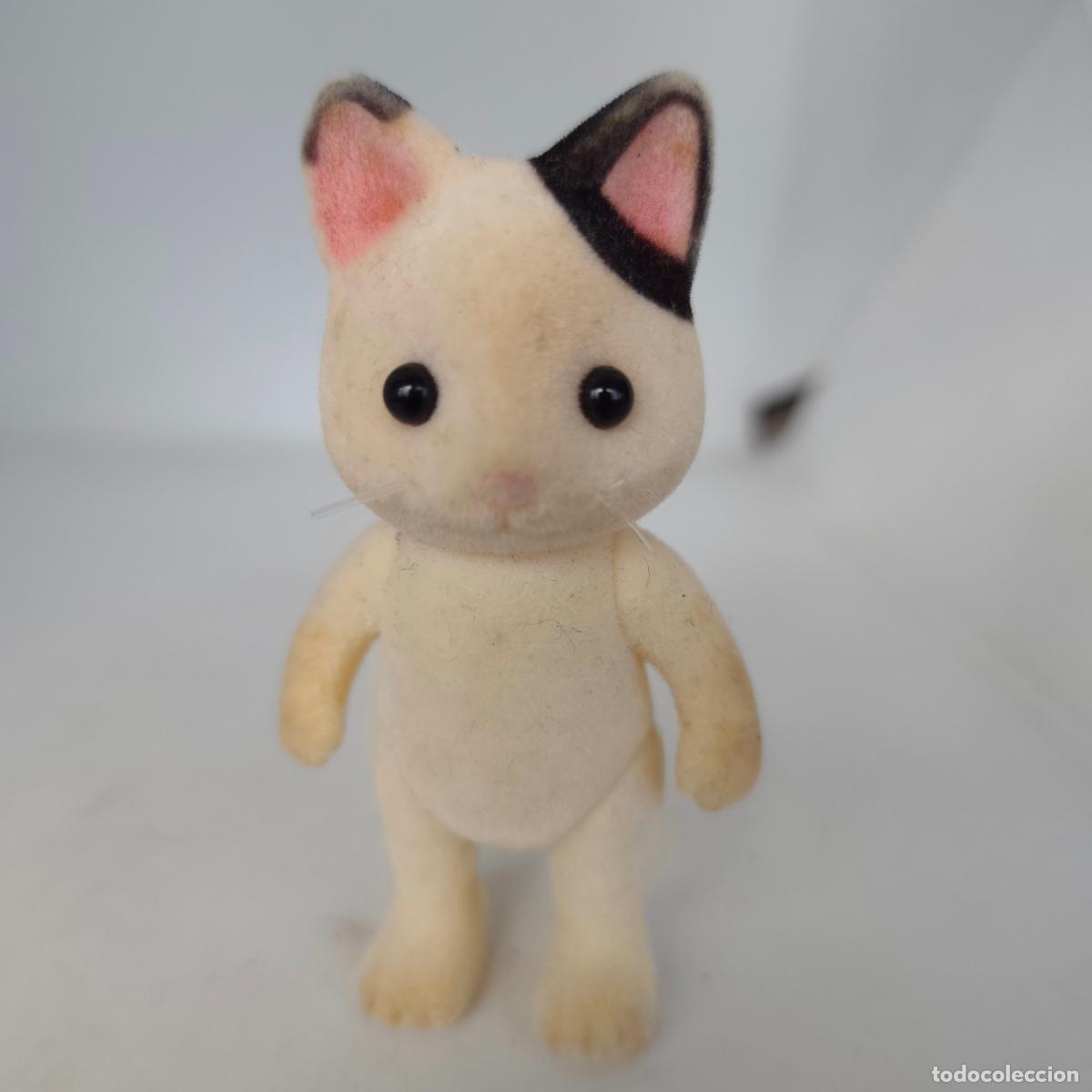 Mu&ntilde;ecas modernas: Familia Gato Esmoquin (Tuxedo Cat / Gato Tuxedo) de Sylvanian Families calic&oacute; crittera
