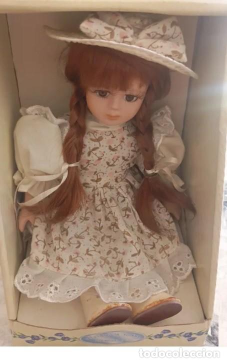 Mu&ntilde;ecas modernas: MU&Ntilde;ECA NUEVA DE PORCELANA VINTAGE DE COLECCION A&Ntilde;OS 80 EN SU CAJA