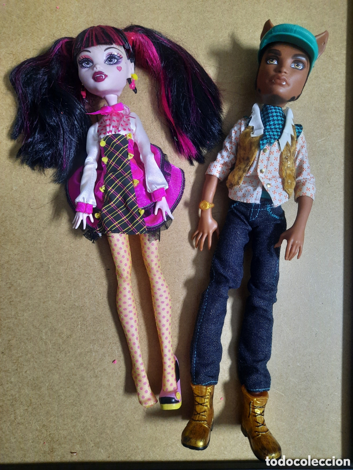Mu&ntilde;ecas modernas: Draculaura y Clawd Wolf del pack de primera generaci&oacute;n (G1) de Monster High titulado &rdquo;Amor Prohibido