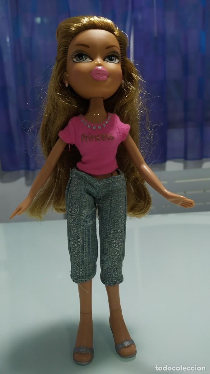 Mu&ntilde;ecas modernas: Mu&ntilde;eca &ldquo;Bratz&rdquo; de colecci&oacute;n + Juego &ldquo;Tragabolas&rdquo;