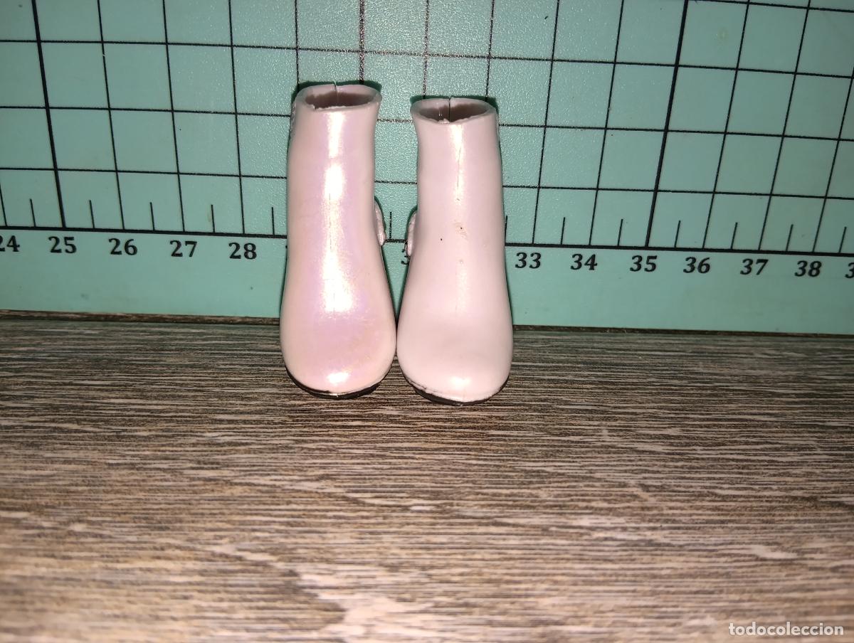 Mu&ntilde;ecas modernas: Zapatos botas de mu&ntilde;eca Rainbow high shadow - Foto 2