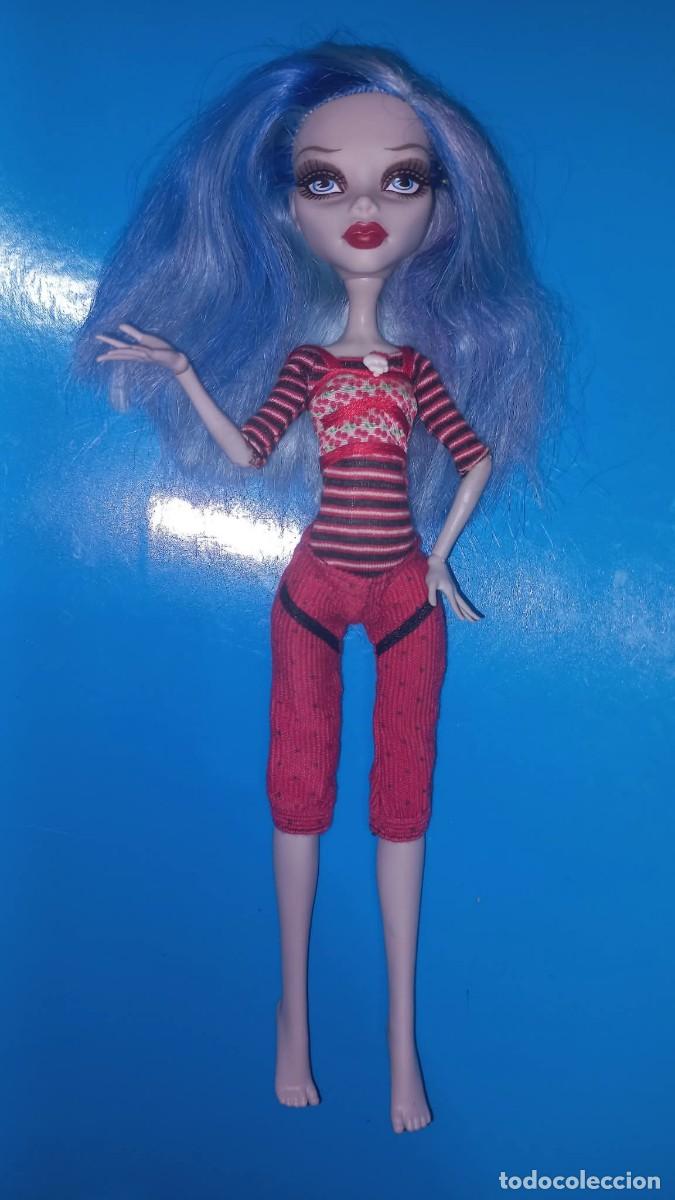 Mu&ntilde;ecas modernas: Mu&ntilde;eca Monster High, Ghoulia Yelps G1 - 2010