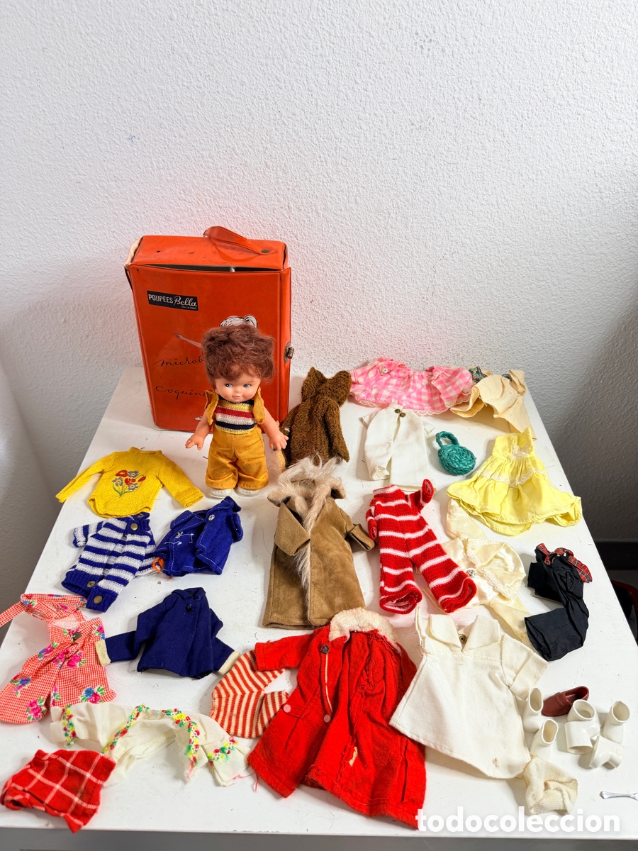 Mu&ntilde;ecas modernas: Antigua Mu&ntilde;eca 1970s Hong Kong con Lote Ropas