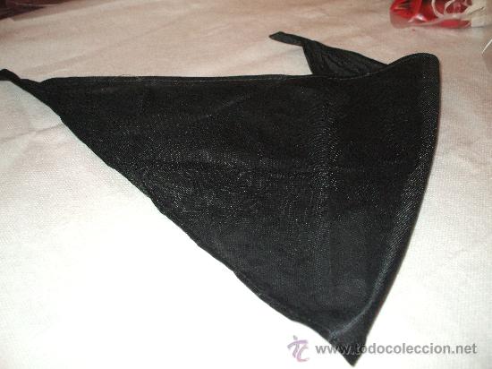 Mu&ntilde;ecas Nancy y Lucas: Pa&ntilde;uelo negro forma manton - Foto 1