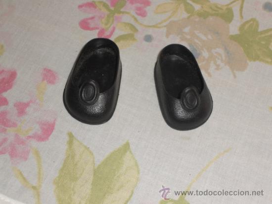 Mu&ntilde;ecas Nancy y Lucas: ZAPATOS NEGROS DE BOTON DE NANCY - Foto 1