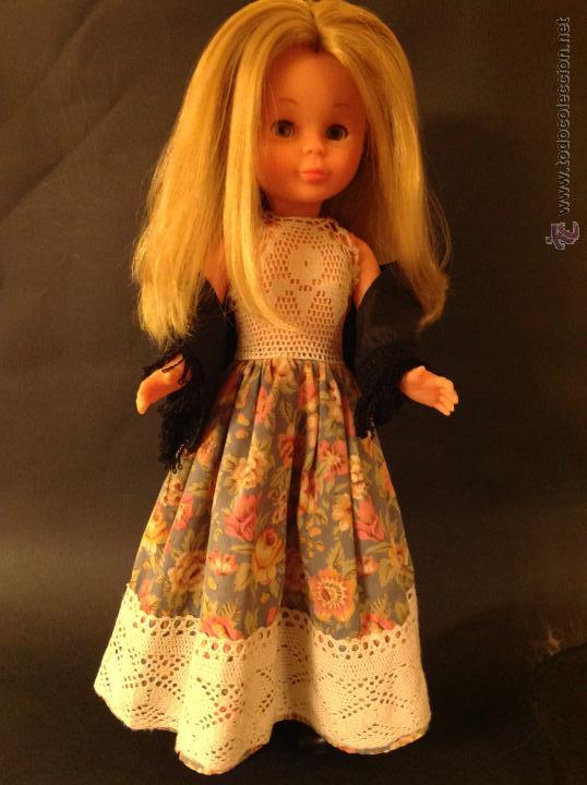 Nancy and Lucas Dolls: Vestido Ad Lib, con chal o mant&oacute;n original, nancy