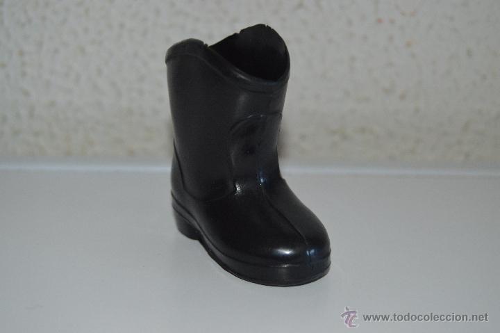 Mu&ntilde;ecas Nancy y Lucas: preciosa bota negra de mu&ntilde;eca nancy - Foto 1