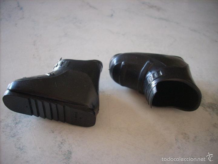 Mu&ntilde;ecas Nancy y Lucas: Botas negras del conjunto Sky, de Lucas - Foto 2