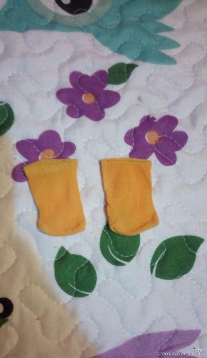 Mu&ntilde;ecas Nancy y Lucas: Calcetines naranja para Nancy - Foto 1