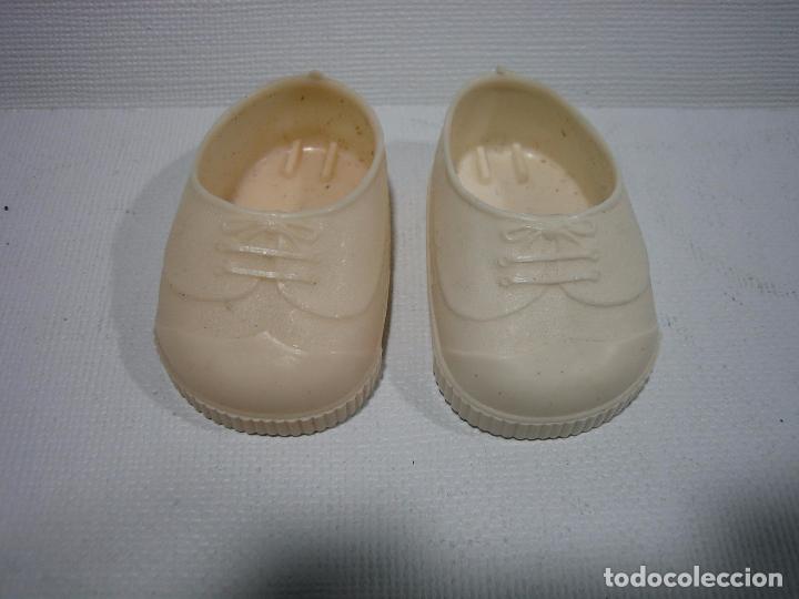 Mu&ntilde;ecas Nancy y Lucas: Complemento de mu&ntilde;eca Nancy a&ntilde;os 70. Zapatos blancos - Foto 1