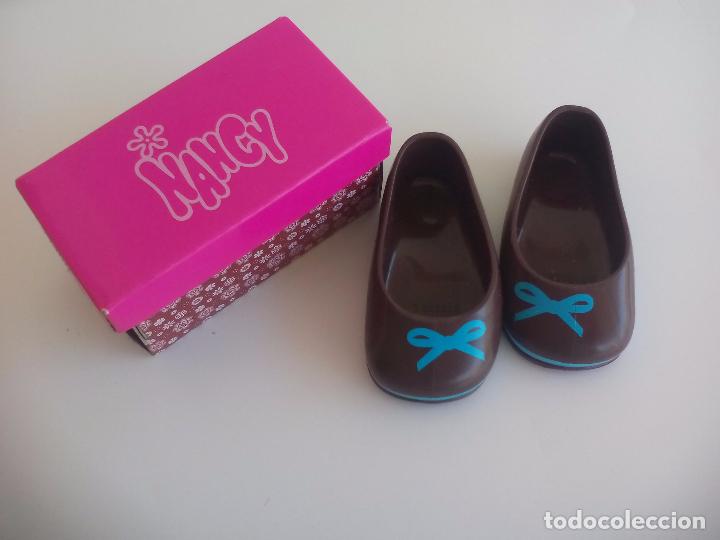 Mu&ntilde;ecas Nancy y Lucas: Zapatos marrones con su caja para la mu&ntilde;eca Nancy, - Foto 1