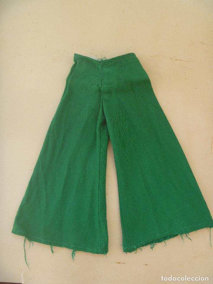 Mu&ntilde;ecas Nancy y Lucas: PANTALON DE CAMPANA VERDE DE NANCY . ORIGINAL - Foto 1