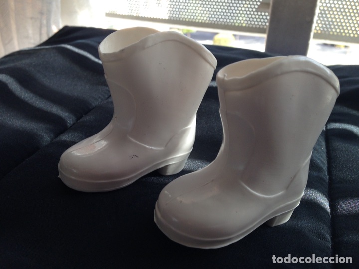 Mu&ntilde;ecas Nancy y Lucas: Botas blancas Nancy con defecto - Foto 1