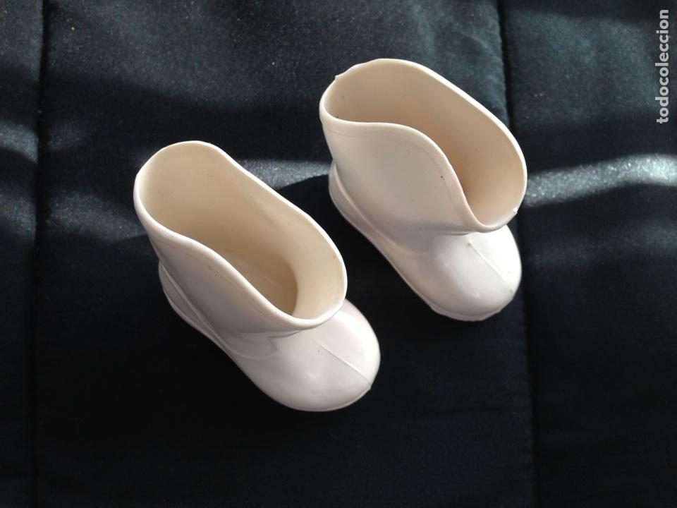 Mu&ntilde;ecas Nancy y Lucas: Botas blancas Nancy con defecto - Foto 2