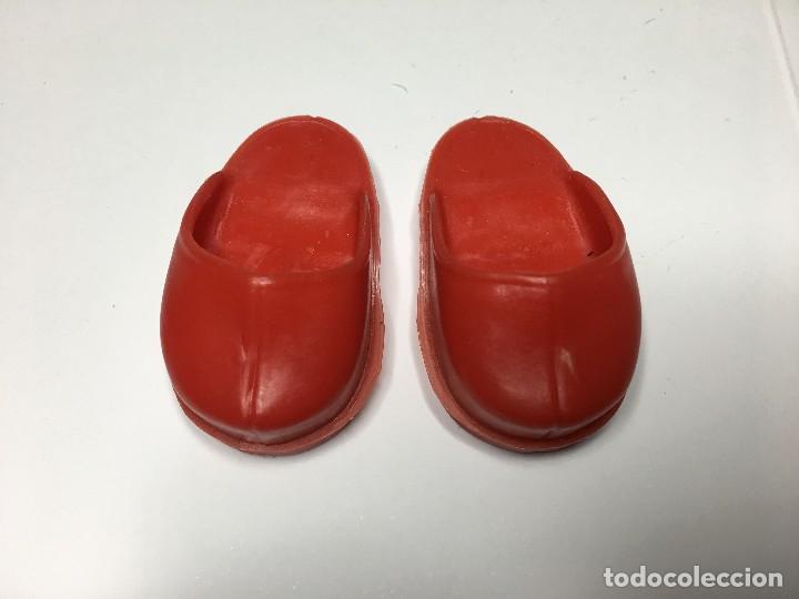 Mu&ntilde;ecas Nancy y Lucas: ZUECOS ORIGINALES ROJOS MU&Ntilde;ECA NANCY - Foto 1