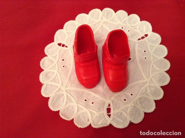 Mu&ntilde;ecas Nancy y Lucas: Nancy botas de esquiar Rojas - Foto 1
