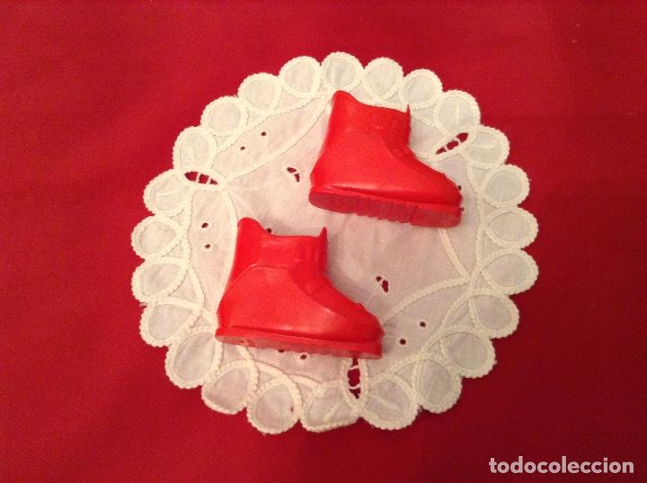 Mu&ntilde;ecas Nancy y Lucas: Nancy botas de esquiar Rojas - Foto 2