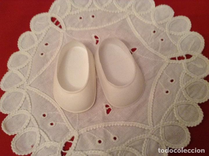 Mu&ntilde;ecas Nancy y Lucas: Nancy zapatos blancos sin bot&oacute;n - Foto 1