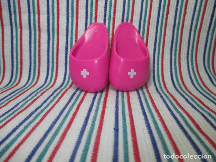 Mu&ntilde;ecas Nancy y Lucas: NANCY NEW, ZAPATILLAS - Foto 1