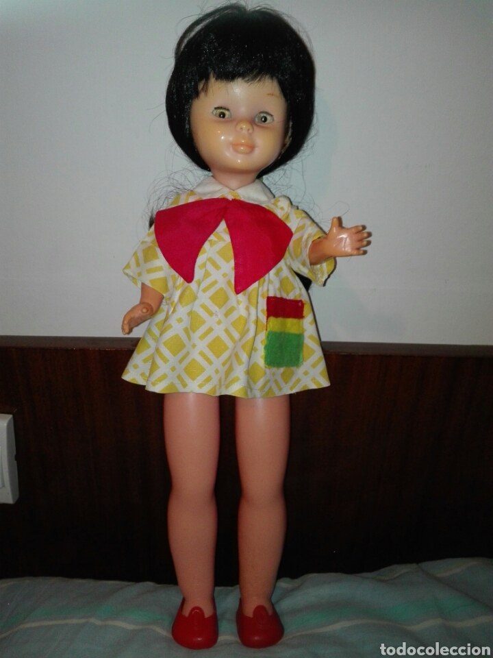 Mu&ntilde;ecas Nancy y Lucas: NANCY. BLUS&Oacute;N DEL TRAJE DE PINTORA. - Foto 1