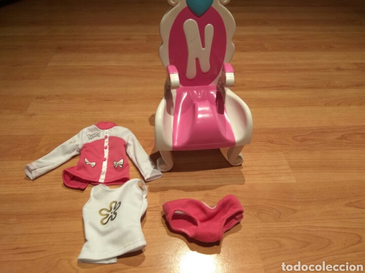 Mu&ntilde;ecas Nancy y Lucas: Mu&ntilde;eca nancy ropa y silla - Foto 1